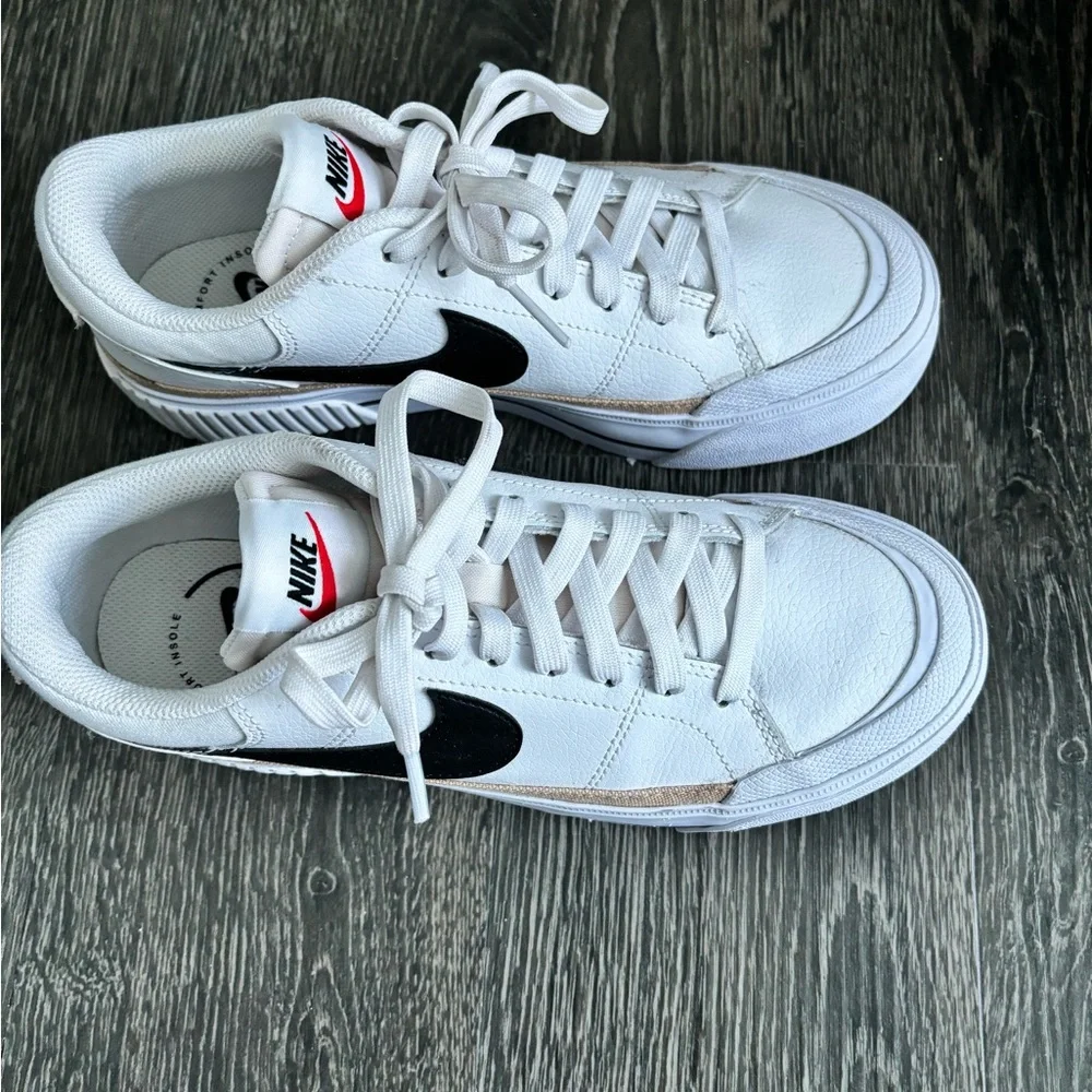 Nike women’s size 7 court legacy - Picture 2 of 3